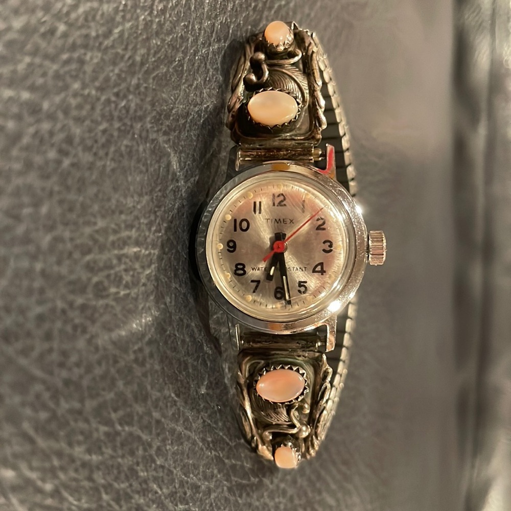 Vintage Timex WATER RESISTANCE stainless steel back watch. BATTERY INSIDE DEAD!